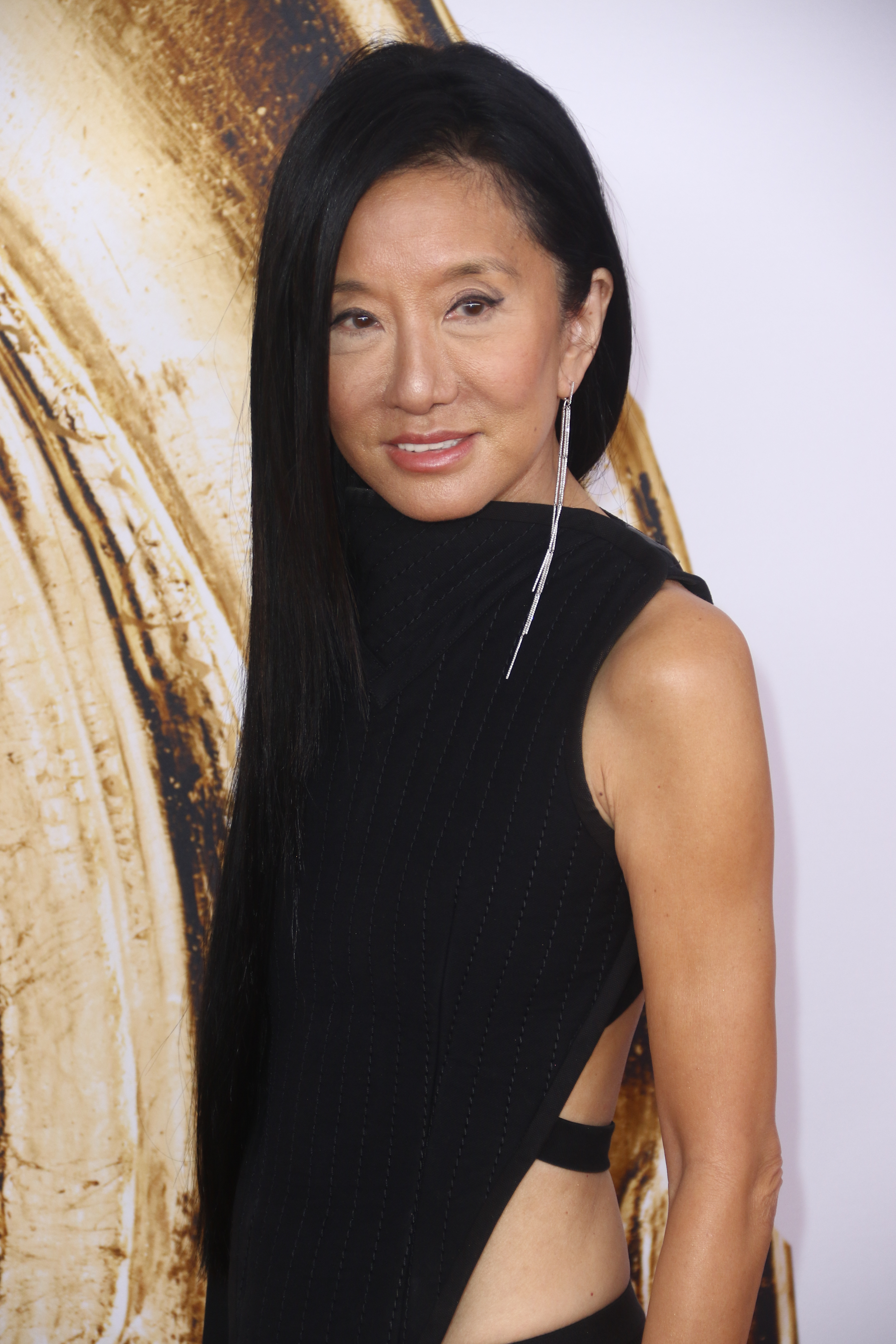 Model toont haar lichaam