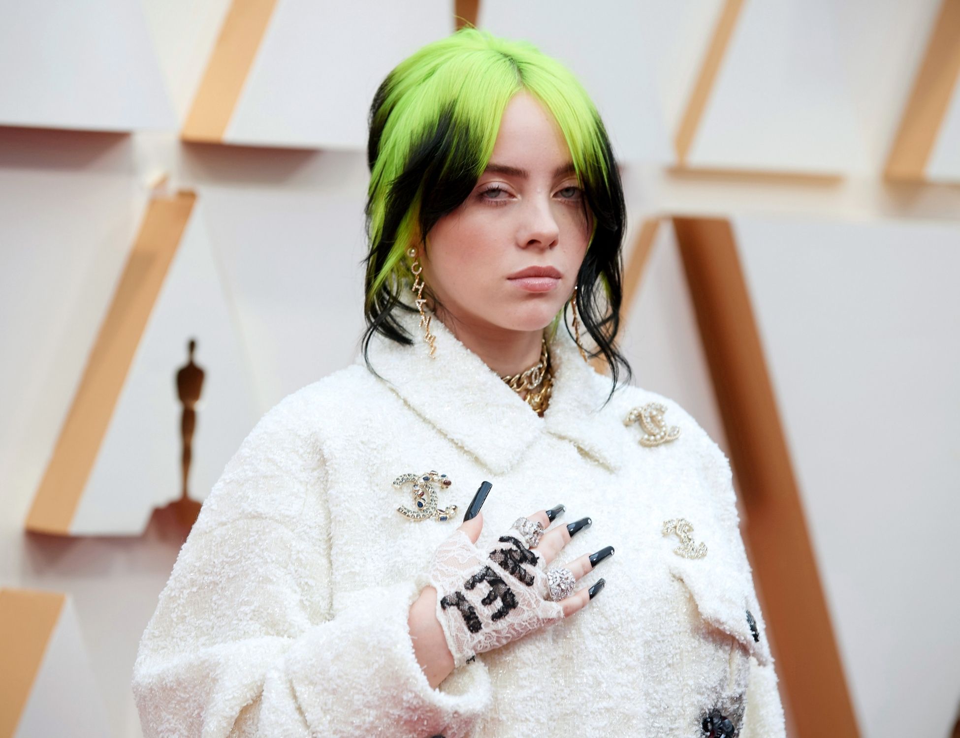 Billi ailih. Billie Eilish 2022. Билли Айлиш фото 2022. Певица Билли Алиш.