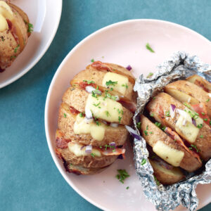 gepofte aardappels met kaas en bacon