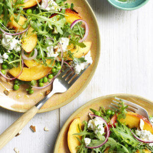 zomersesalade met ruccola en nectarine