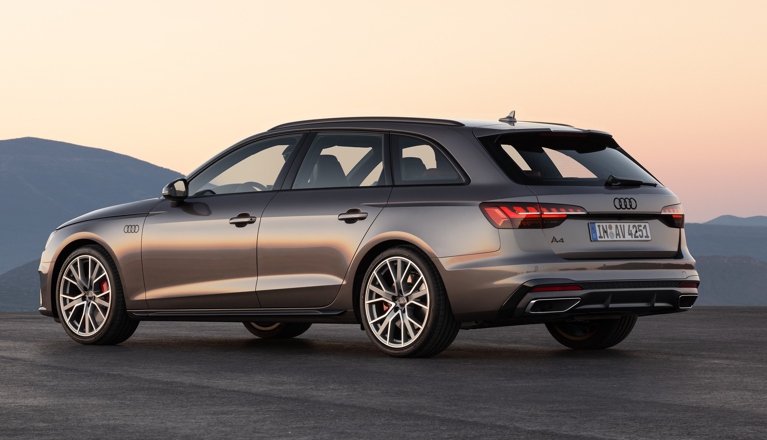 Audi lanceert - alweer - een nieuwe A4 Autobahn