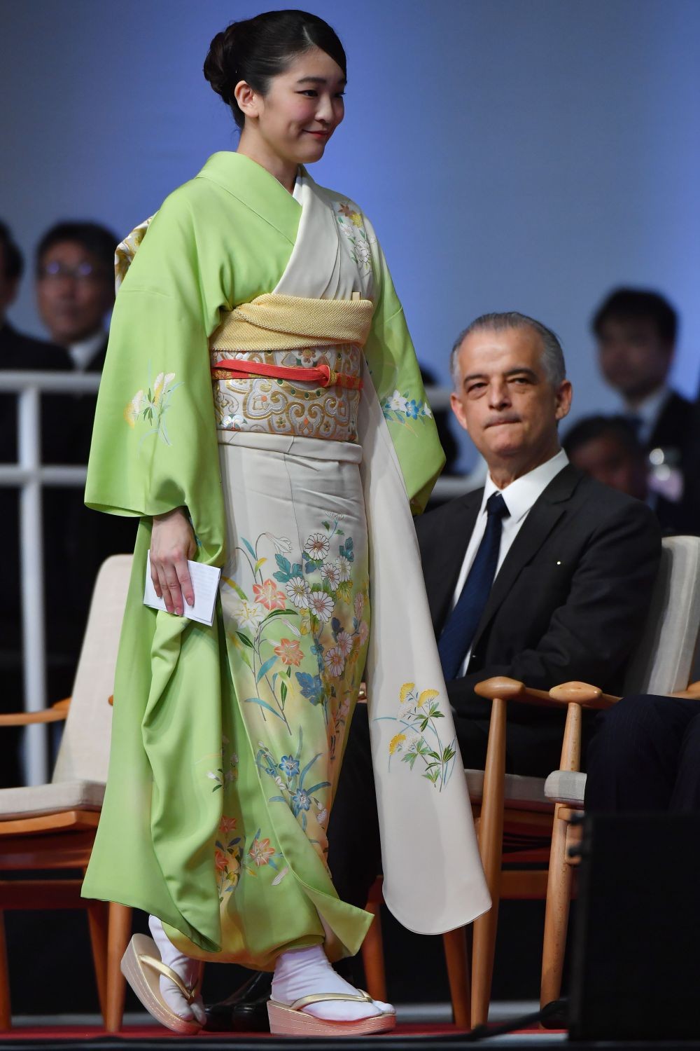 Принцесса мако акисино. Митико принцесса Японии. Како Акисино. Мако Акисино муж.