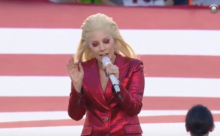 Lady Gaga bezorgt publiek kippenvel bij Super Bowl
