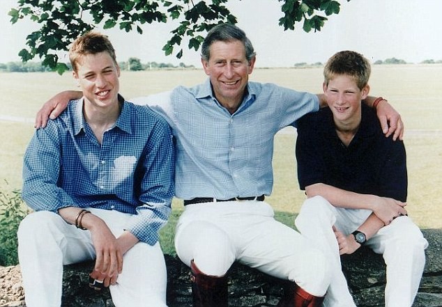PRINCE CHARLES' CHRISTMAS CARD FROM 1999 SHOWING THE PRINCE OF W