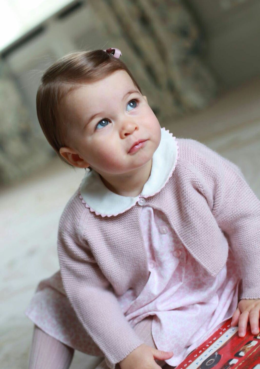 Charlotte 1 jaar 4 Cute: nieuwe foto's prinses Charlotte!