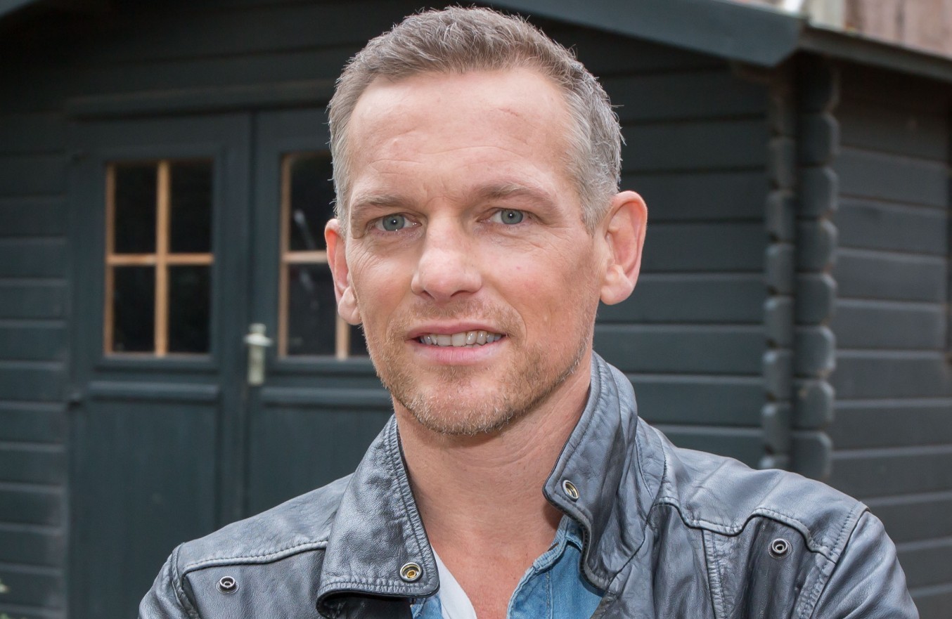 Barry Atsma Gewond Na Incident Op Filmset Grazia