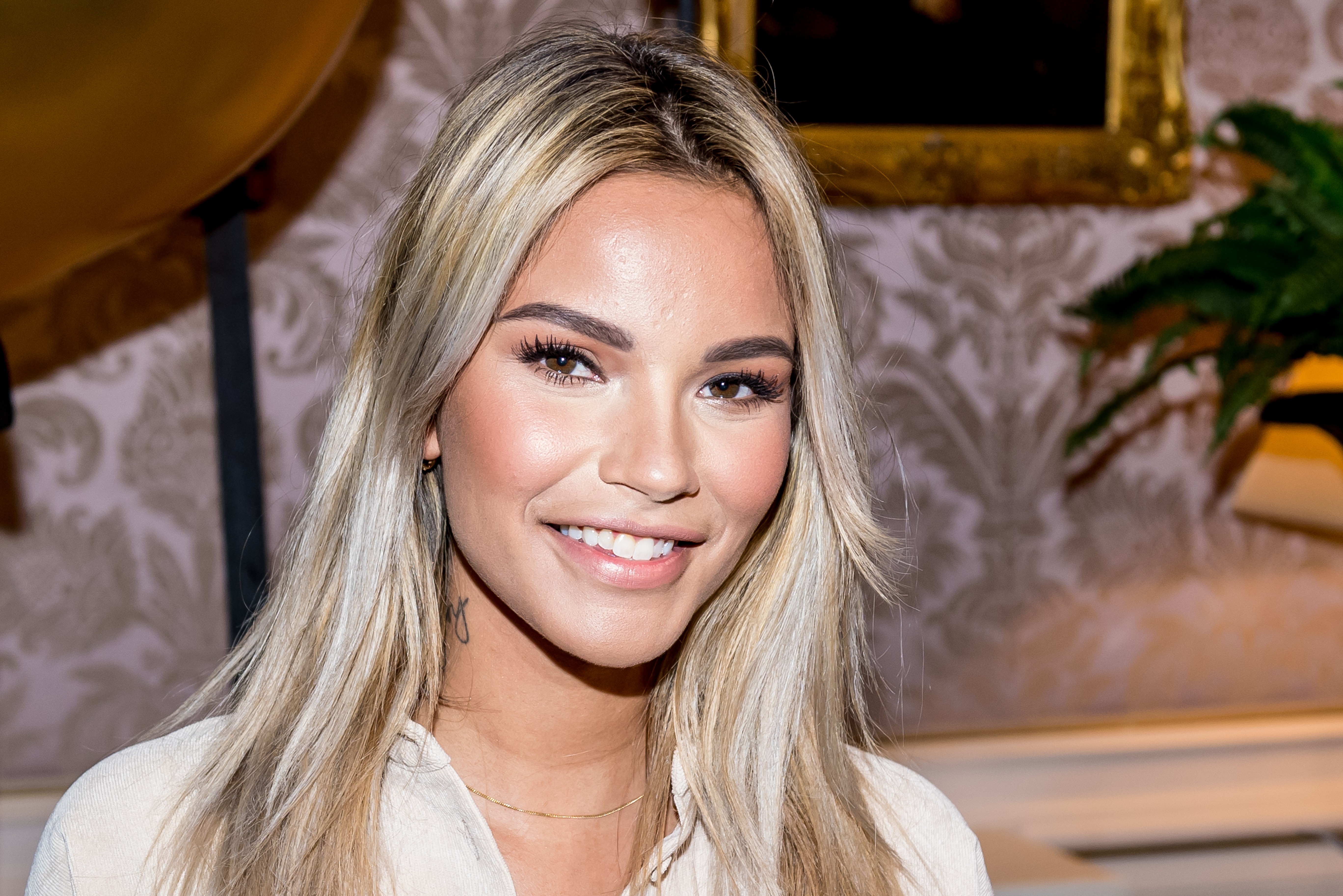 Monica Geuze Over Stoppen Met Vloggen Ik Ga Weer Verder Als Het Voor Mij Goed Voelt Grazia Monica swinn was born monika swuine on september 19, 1948 in monica's first few films were experimental shorts. grazia