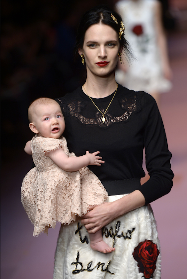 Babyboom op de catwalk bij Dolce & Gabbana | Grazia
