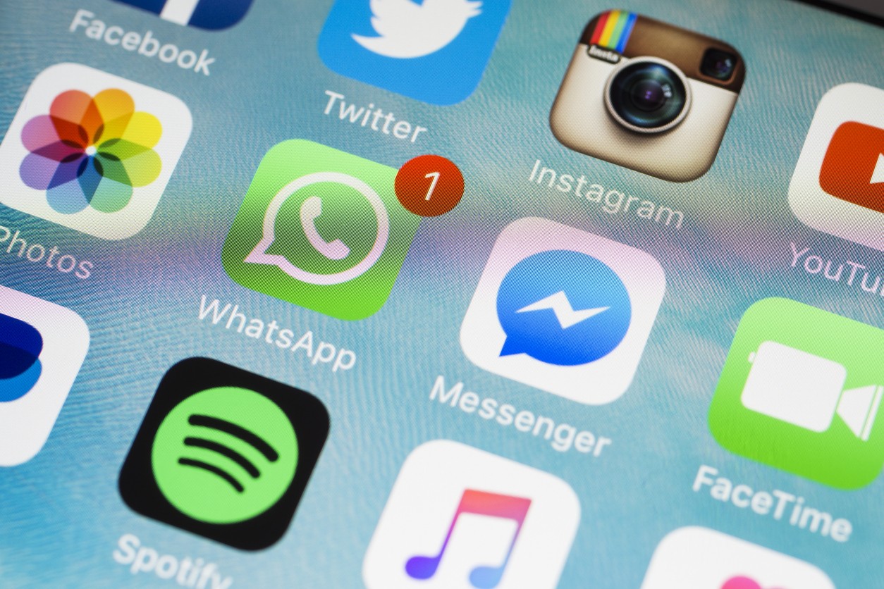 zo lees je verwijderde whatsapp berichten makkelijk terug panorama