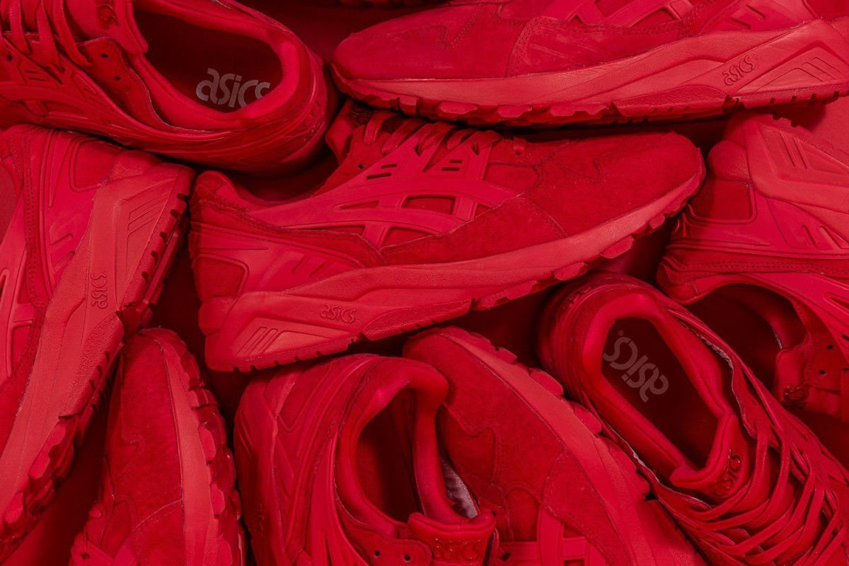 packer-shoes-asics-gel-kayano-triple-red-01-1200x800