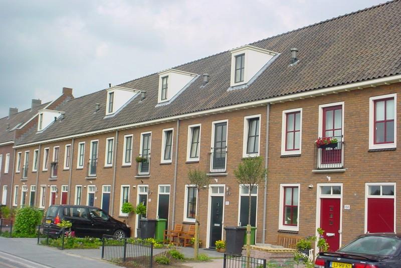 Housing definition. Terraced Houses в Англии. Terraced House в Голландии. Таунхаусы в Голландии. Таунхаусы в Нидерландах.