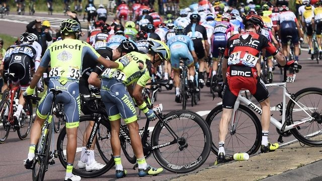Spanish Alberto Contador of Tinkoff pictured after a crash during the first stage of the 103rd edition of the Tour de France cycling race, 188km from Mont-Saint-Michel to Utah Beach Sainte-Marie-du-Mont, Saturday 02 July 2016, France. This year's Tour de France takes place from July 2nd to July 24rth. BELGA PHOTO POOL JEROME PREVOST