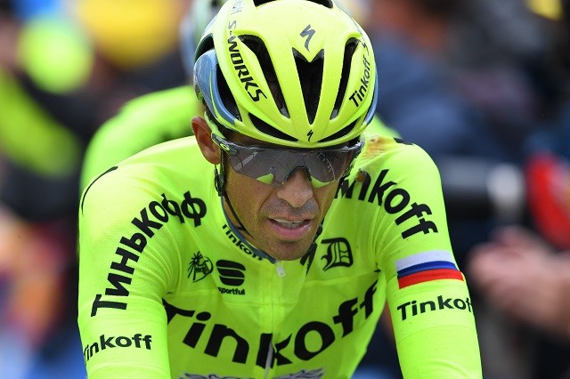 De ongelukkigen vandaag? Richie Porte rijdt op iets minder dan vijf kilometer lek en verliest bijna twee minuten. Contador valt voor de tweede dag op rij en krijgt 48 seconden aan de broek. Maar we mogen van Contador verwachten dat hij weer iets uit de hoge hoed tovert!