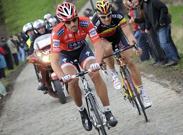 Cancellara onderweg met Boonen in de Ronde van Vlaanderen 2010.