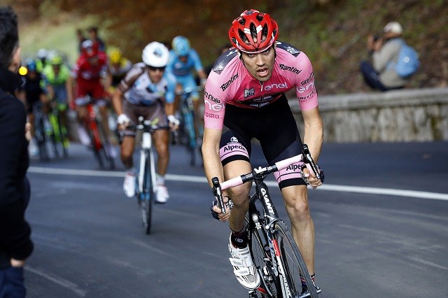Tom Dumoulin viel op weg naar Roccaraso aan in de roze trui.