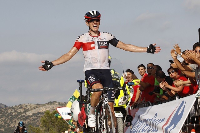 Mathias Frank won op deze aankomst een Vuelta-etappe in 2016.