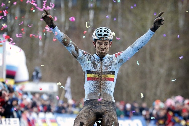 Sinds zijn wereldtitel in Luxemburg won Wout van Aert geen enkele cross meer.