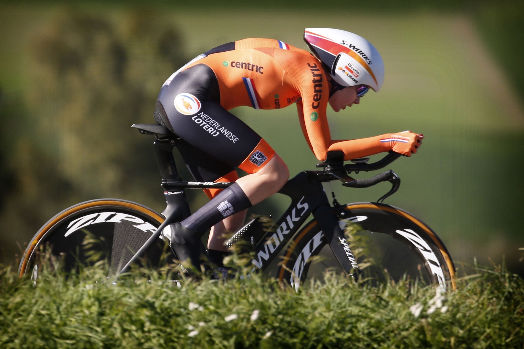 VAN VLEUTEN VERLENGT WERELDTITEL VOOR VAN DER BREGGEN EN ...